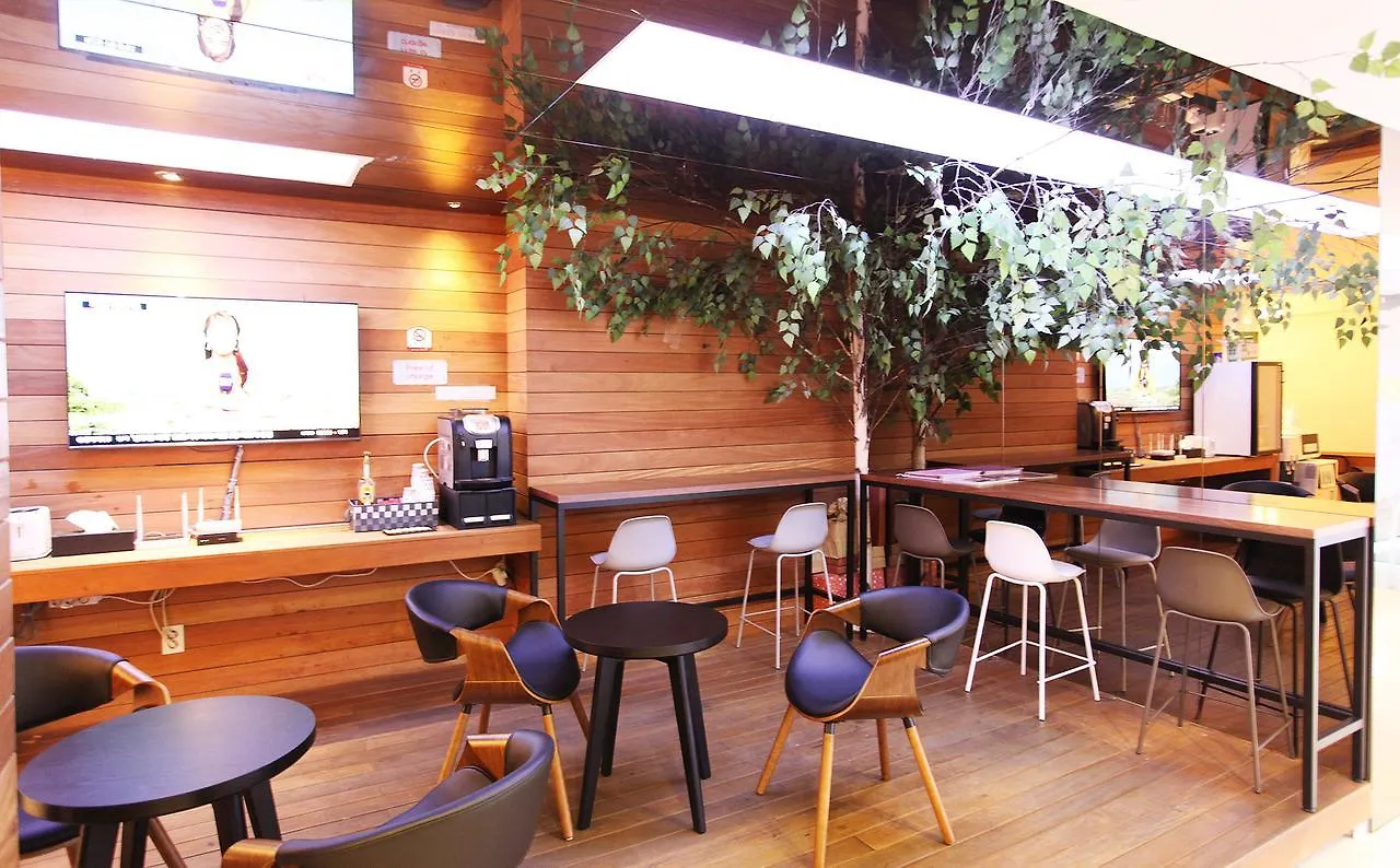 Hotel Pop Jongno Seoel 3*,