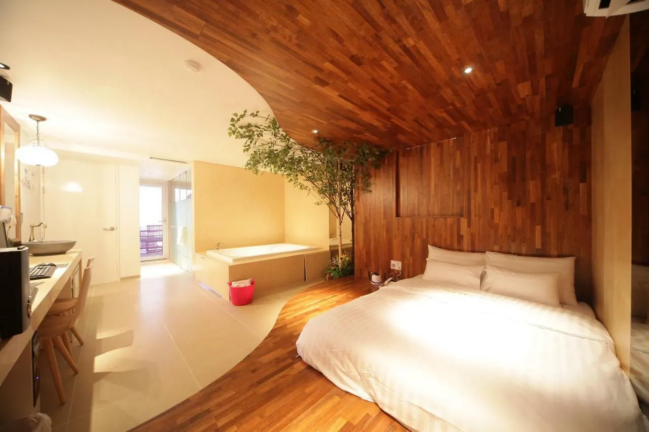 Hotel Pop Jongno Seoel 3*,