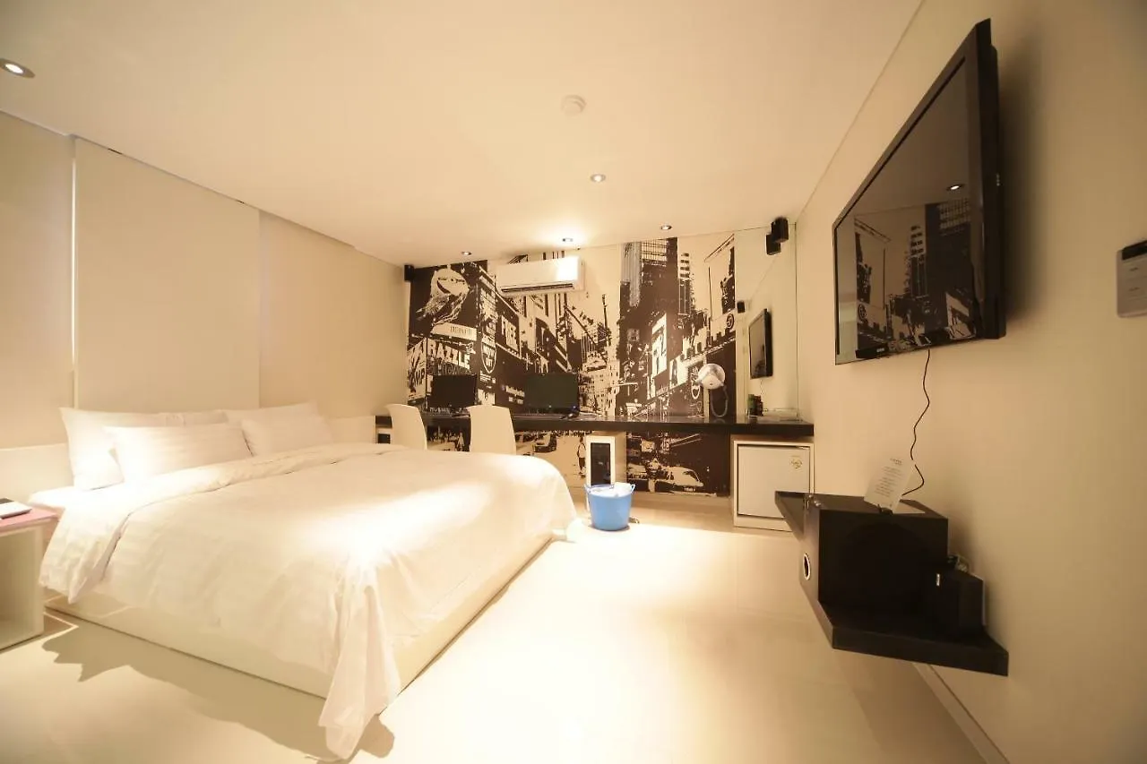 Hotel Pop Jongno location